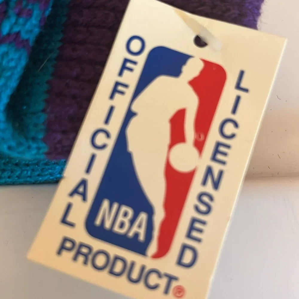 NBA Grossman Toddlers Vintage Mitten Winter Knit Gloves Team Hornets NEW!